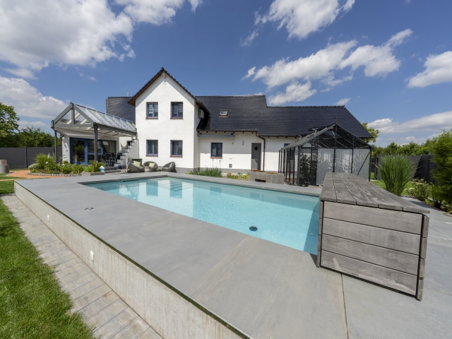 Pool, Poolabdeckung; Poolbeleuchtung, Poolfilter, Poolpumpe